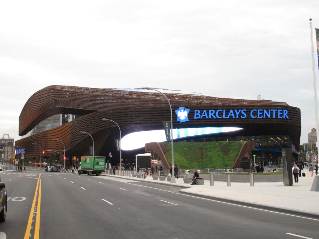 Fachada occidental del Barclays Center en Brooklyn