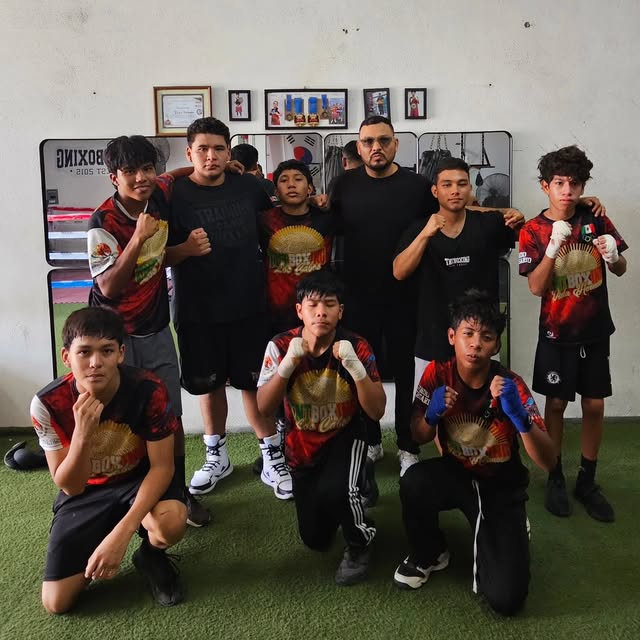Jóvenes del equipo de TNT